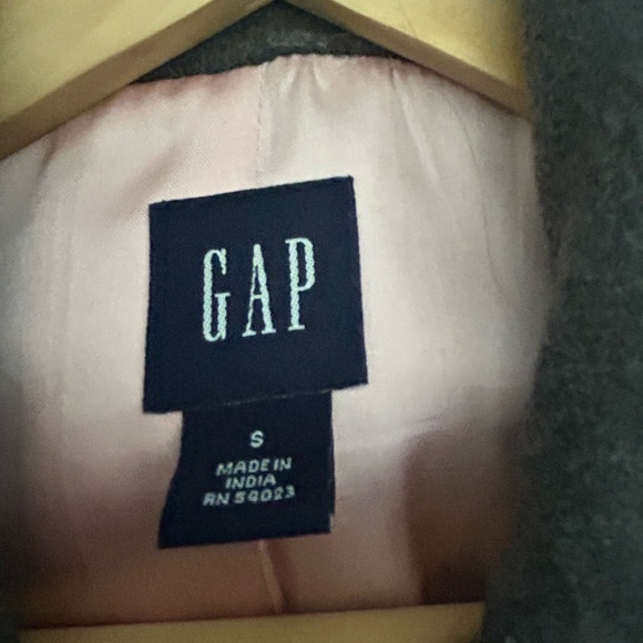 Gap Jacket - Picture 3 of 4